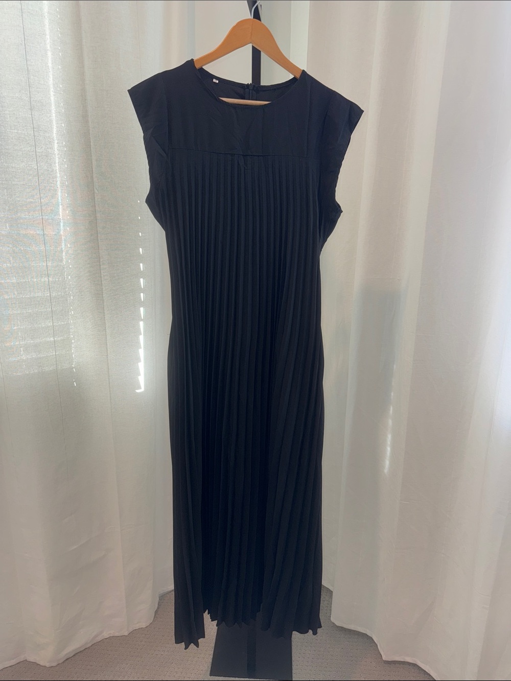 Classic Black Pleated Maxi Dress - Women's